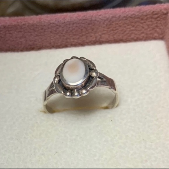 Sterling SILVER Mother of Pearl VTG RING 5 1/2 - Picture 1 of 8